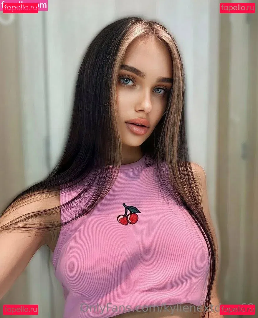 kylienextdoor69 Onlyfans Photo Gallery 