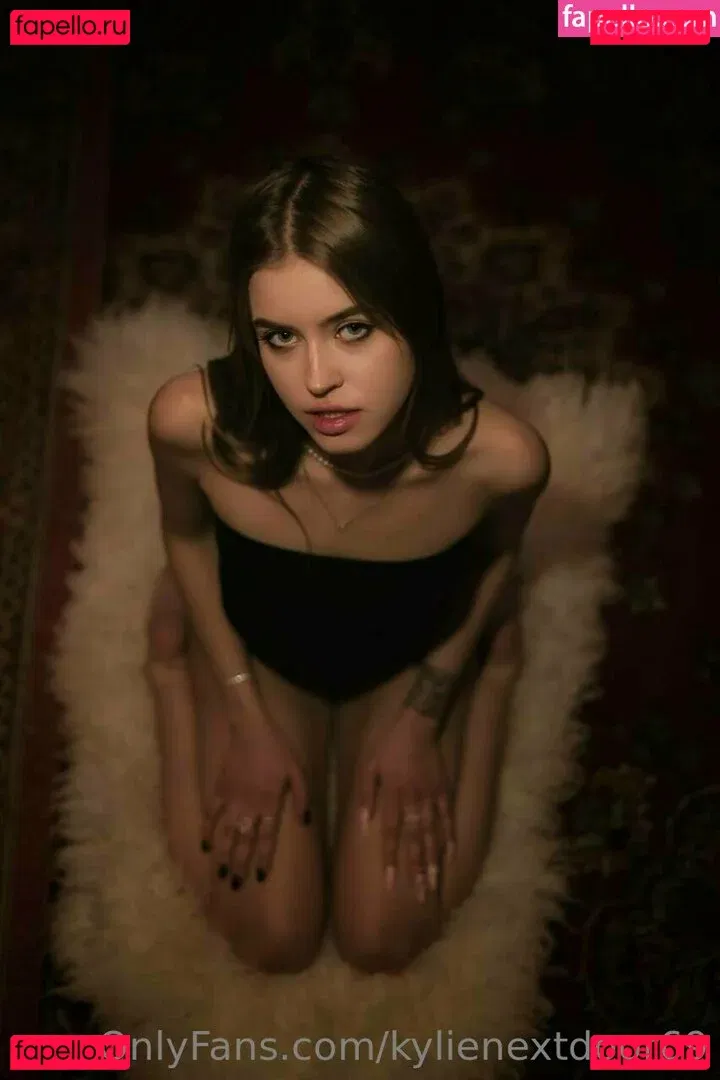 kylienextdoor69 Onlyfans Photo Gallery 