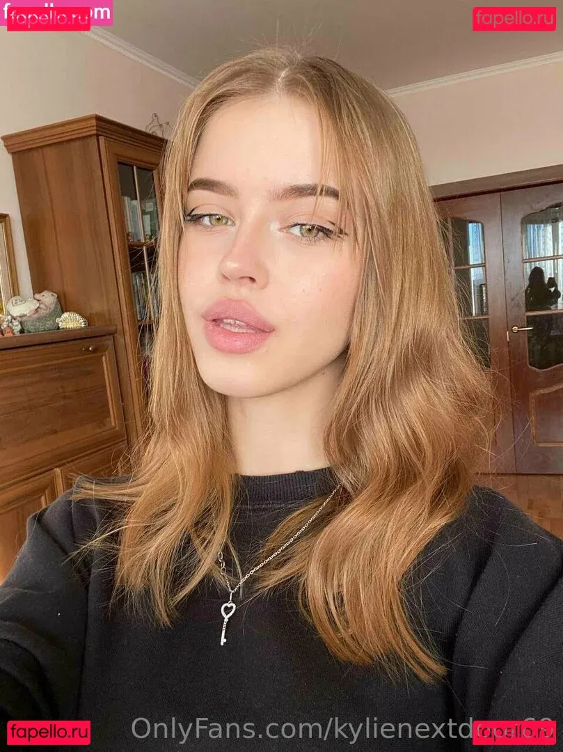 kylienextdoor69 Onlyfans Photo Gallery 