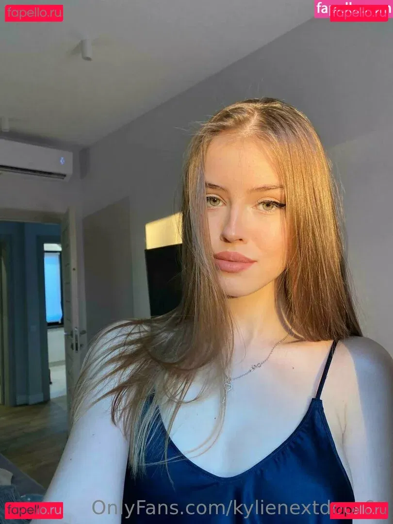 kylienextdoor69 Onlyfans Photo Gallery 