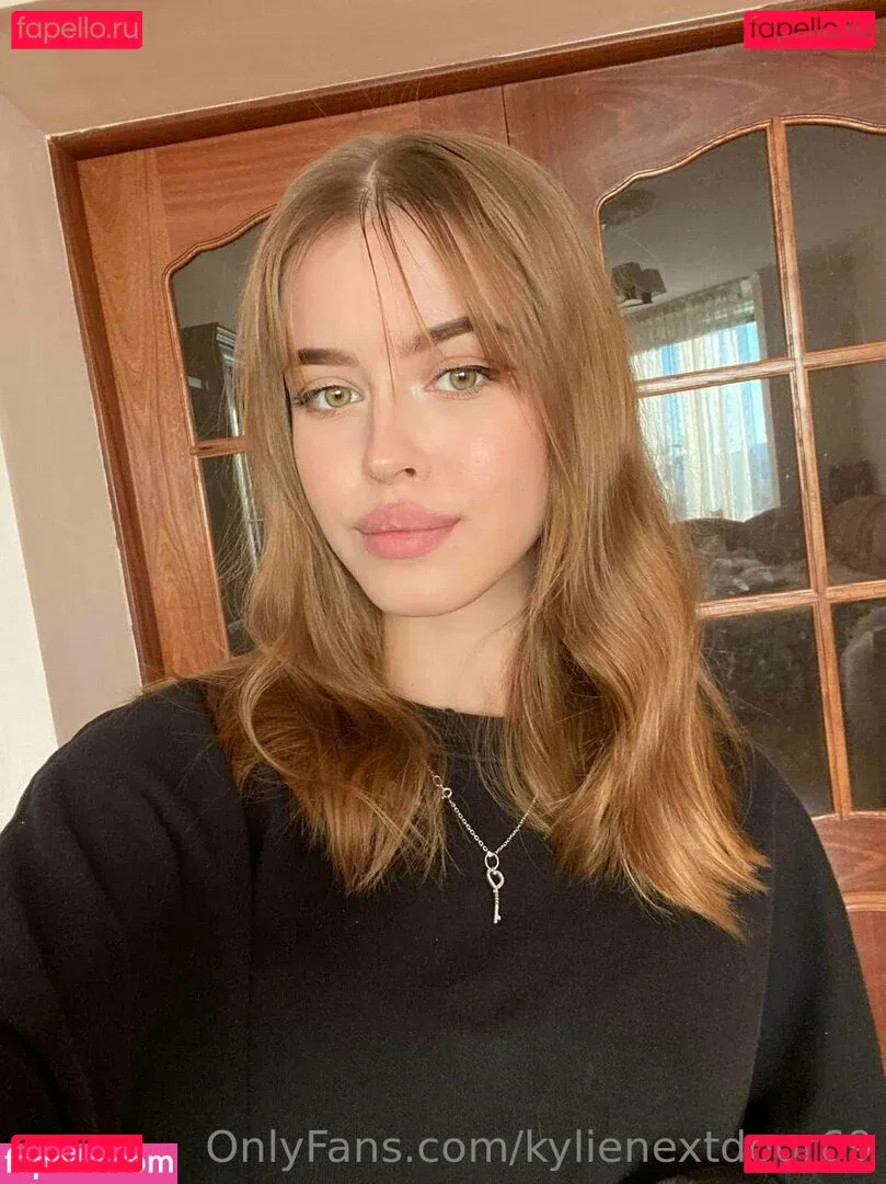 kylienextdoor69 Onlyfans Photo Gallery 
