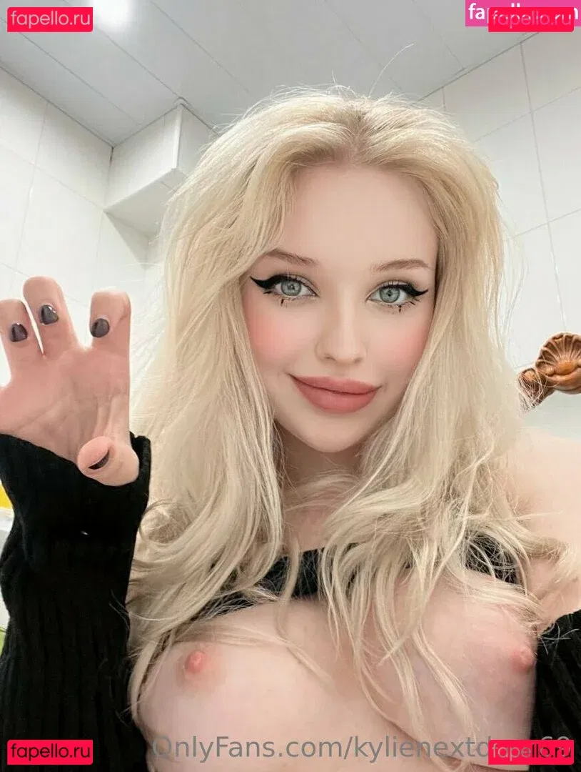 kylienextdoor69 Onlyfans Photo Gallery 