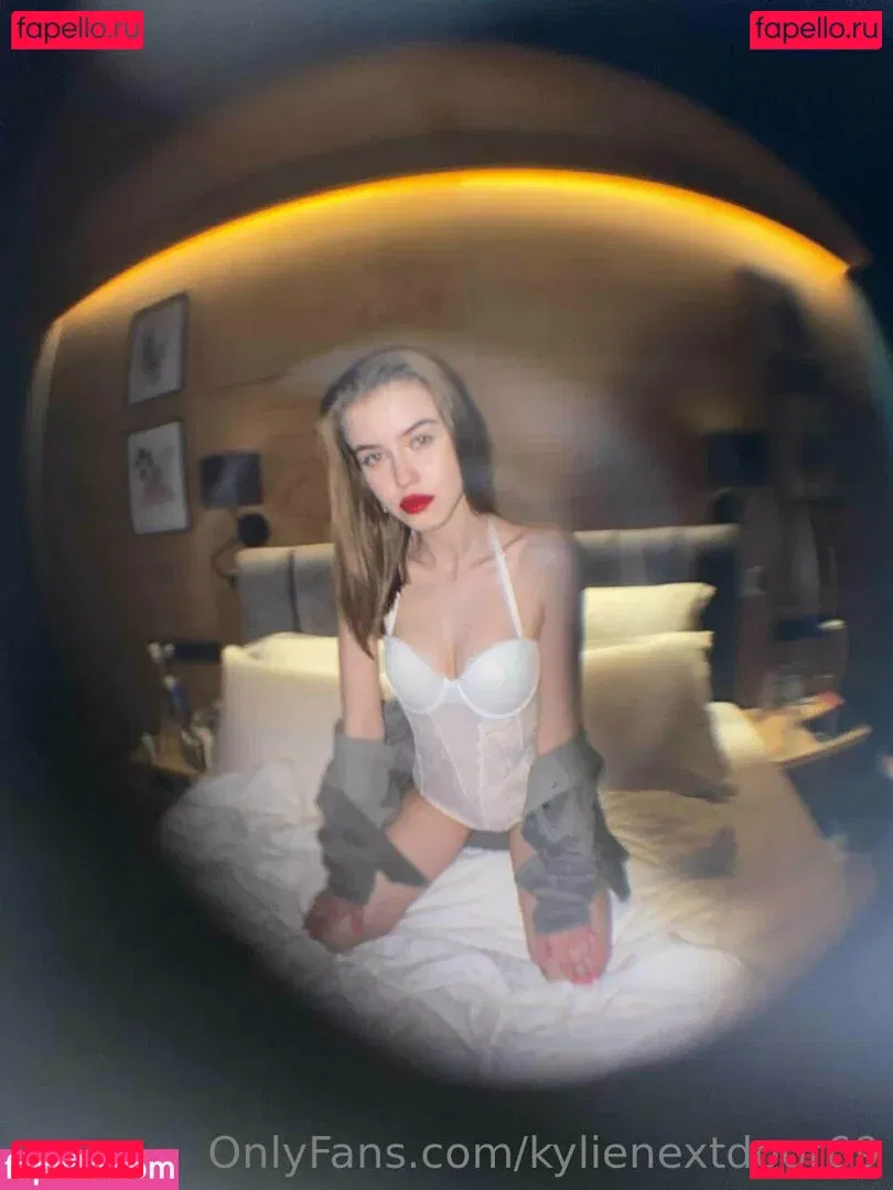 kylienextdoor69 Onlyfans Photo Gallery 