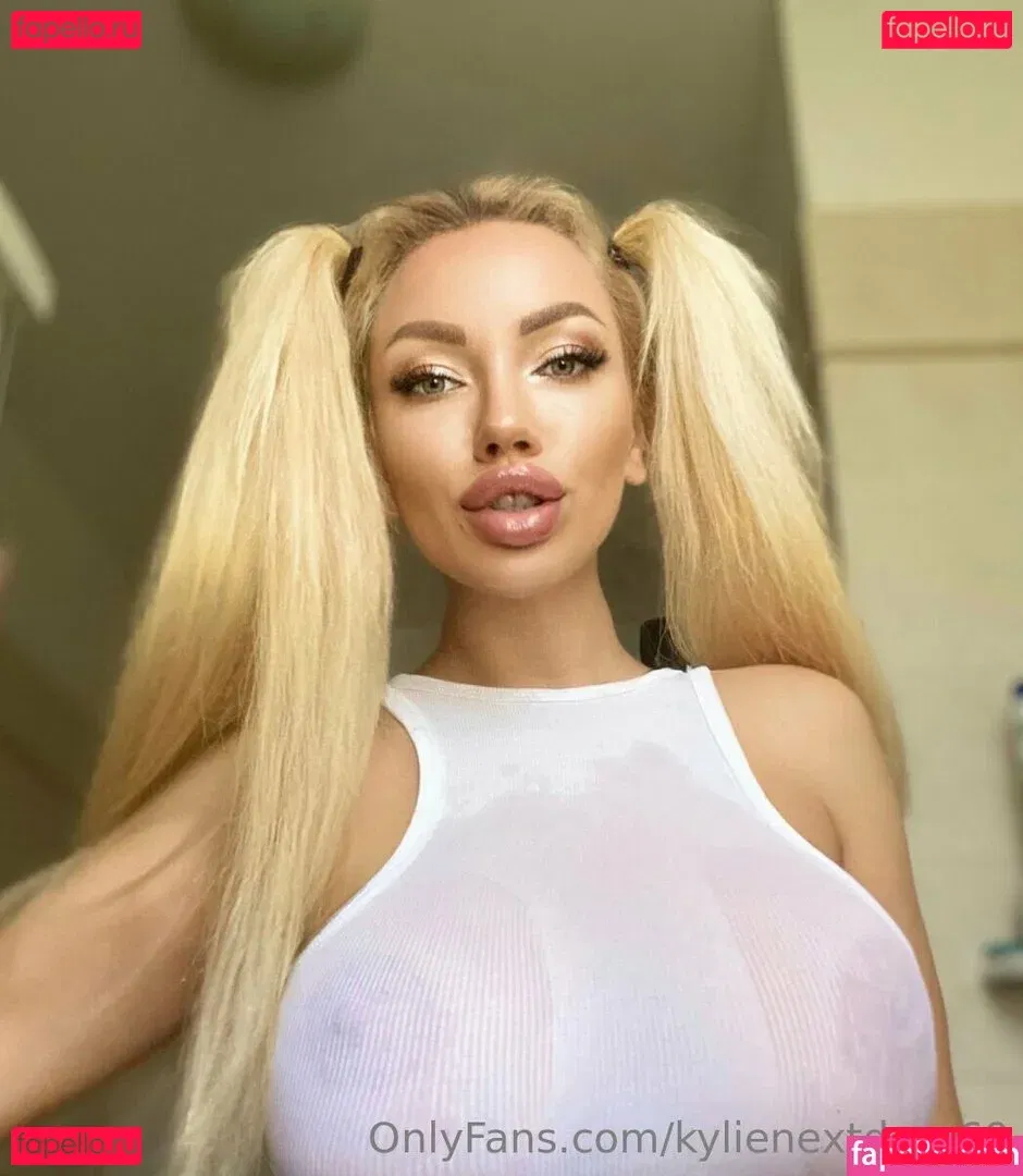 kylienextdoor69 Onlyfans Photo Gallery 