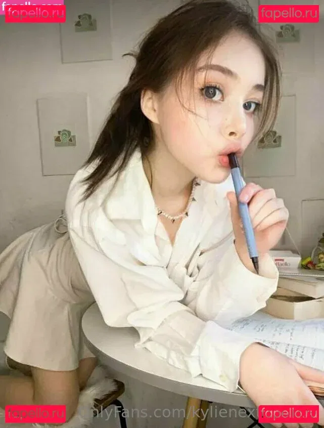 kylienextdoor69 Onlyfans Photo Gallery 