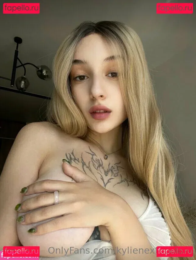 kylienextdoor69 Onlyfans Photo Gallery 