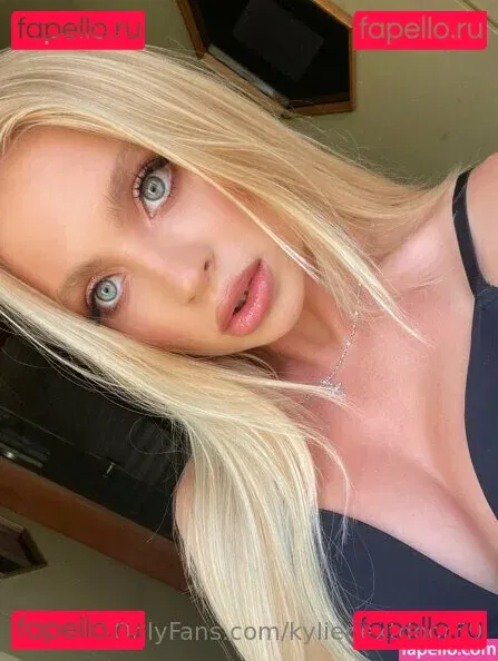 kylienextdoor69 Onlyfans Photo Gallery 