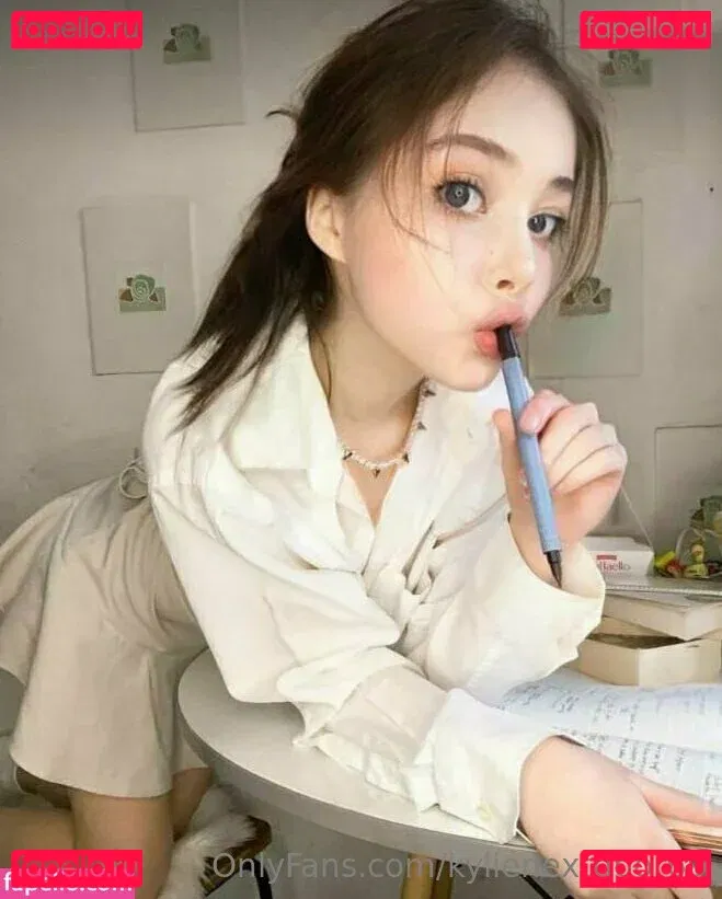 kylienextdoor69 Onlyfans Photo Gallery 