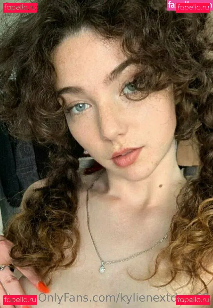 kylienextdoor69 Onlyfans Photo Gallery 