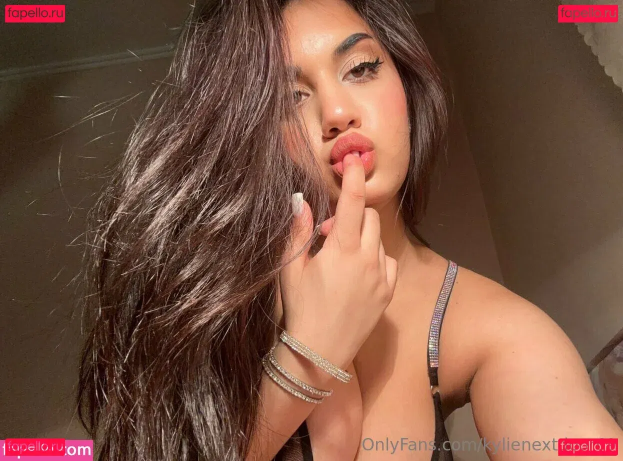 kylienextdoor69 Onlyfans Photo Gallery 