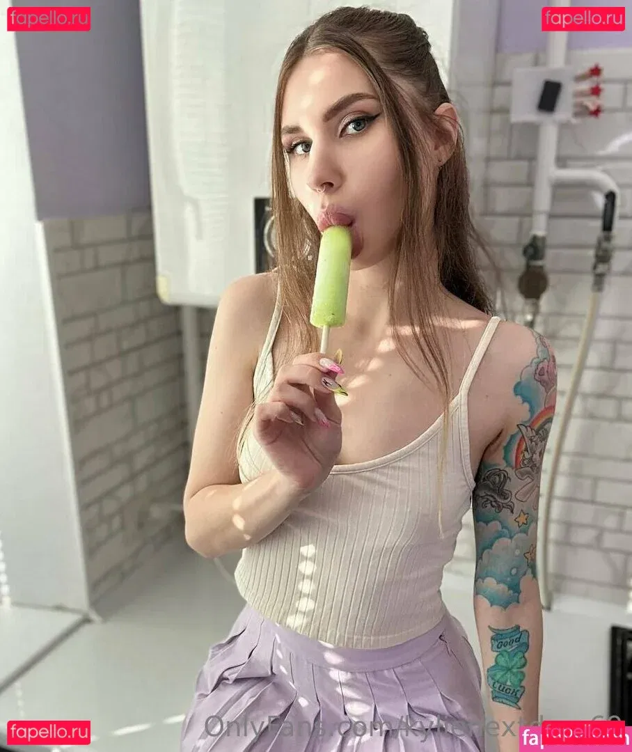 kylienextdoor69 Onlyfans Photo Gallery 