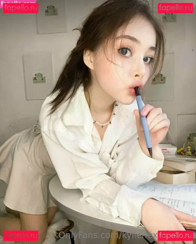 kylienextdoor69 Onlyfans Photo Gallery 