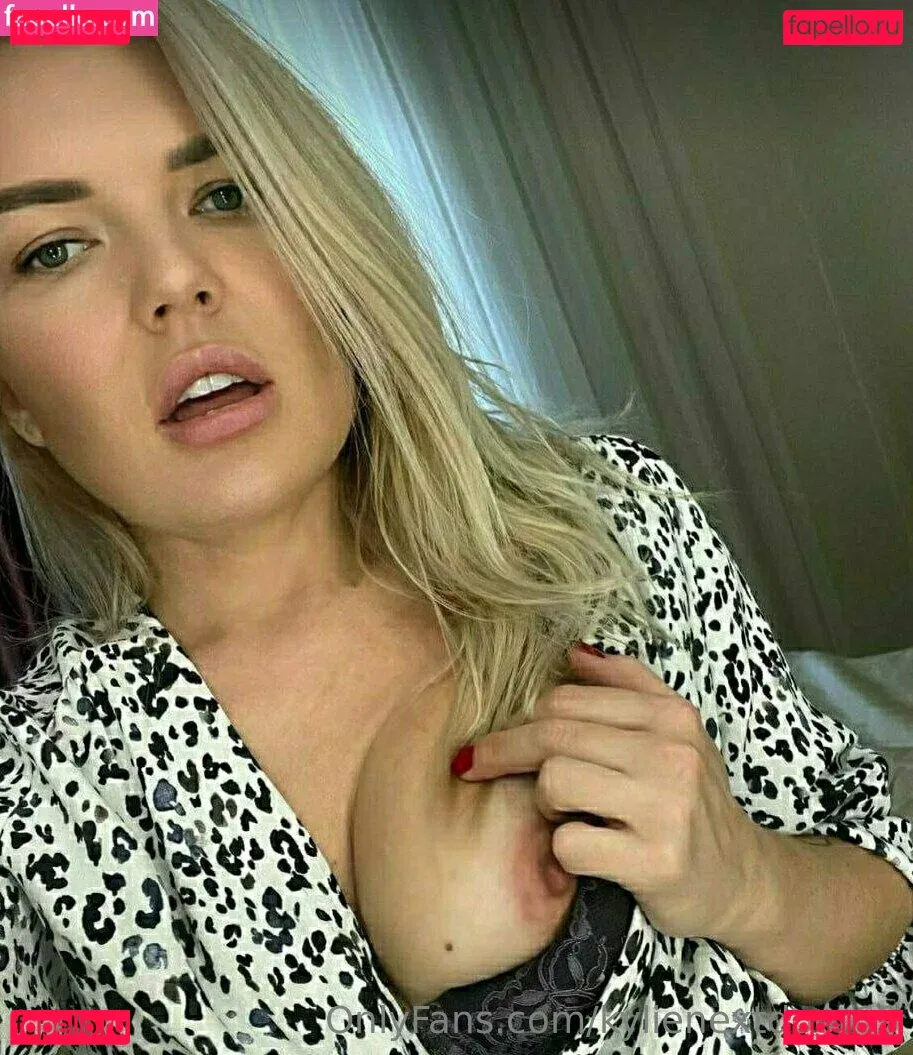 kylienextdoor69 Onlyfans Photo Gallery 