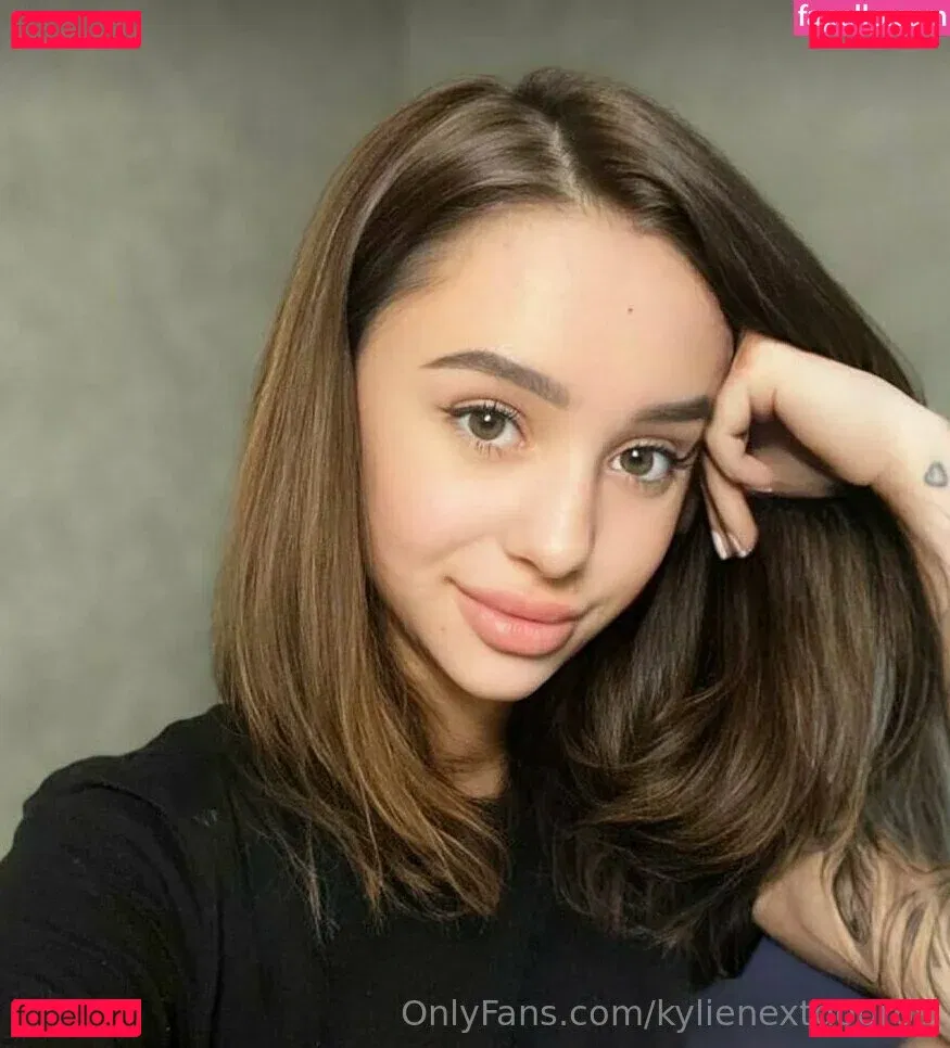 kylienextdoor69 Onlyfans Photo Gallery 