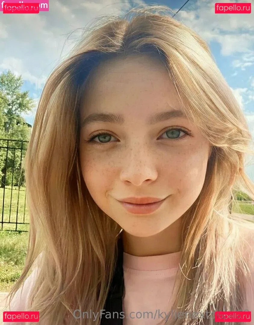 kylienextdoor69 Onlyfans Photo Gallery 