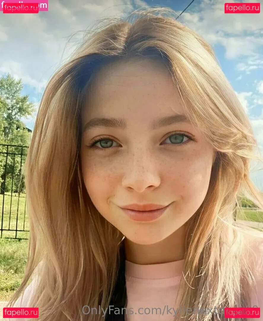 kylienextdoor69 Onlyfans Photo Gallery 