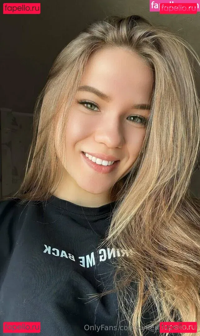 kylienextdoor69 Onlyfans Photo Gallery 