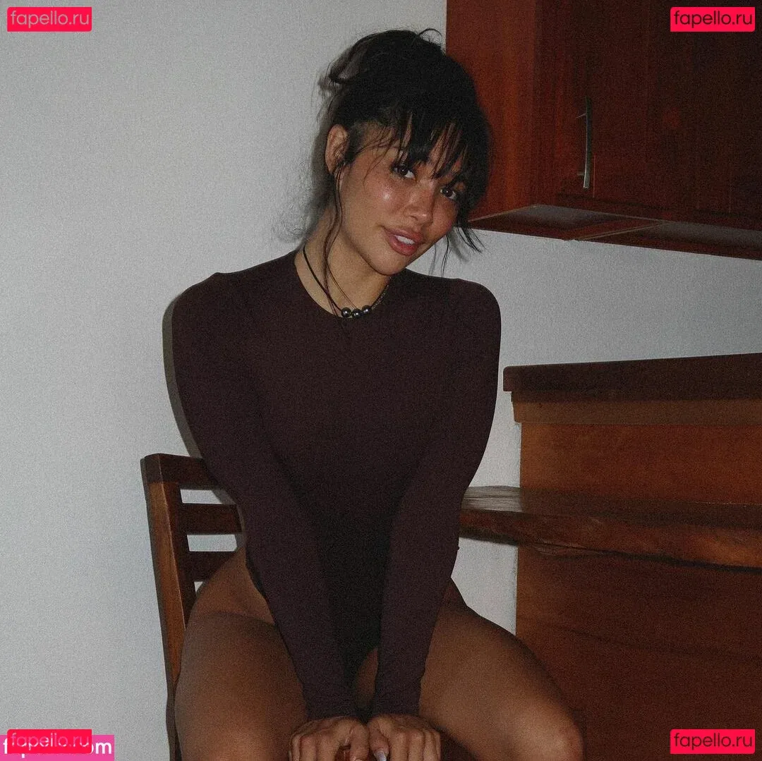 Chloepriv Onlyfans Photo Gallery 