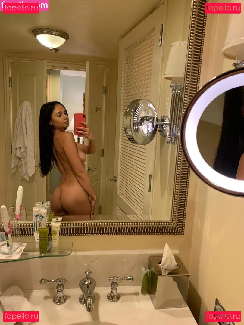 Arinmay Onlyfans Photo Gallery 