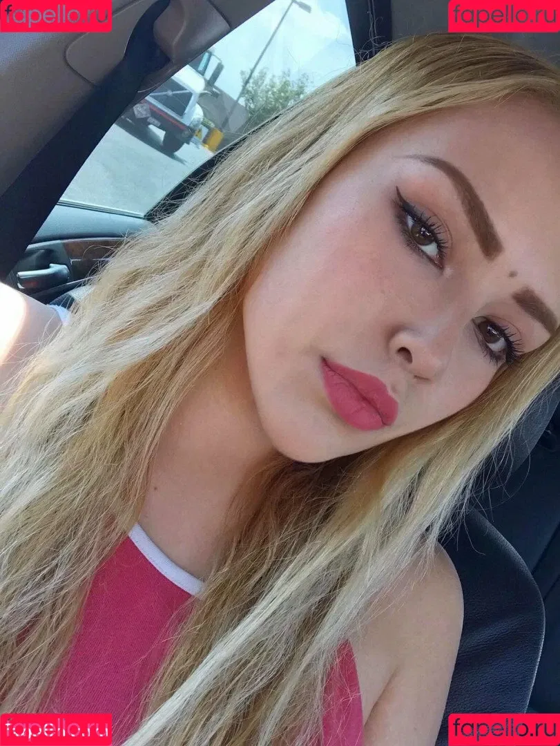 Stephanie Scarleth Onlyfans Photo Gallery 
