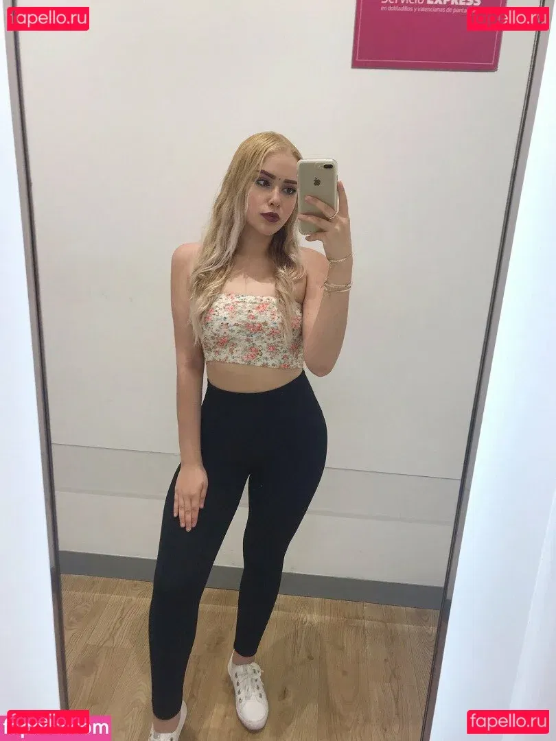 Stephanie Scarleth Onlyfans Photo Gallery 