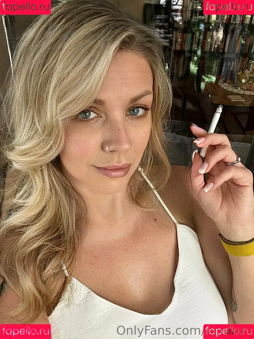 ellelyon Onlyfans Photo Gallery 