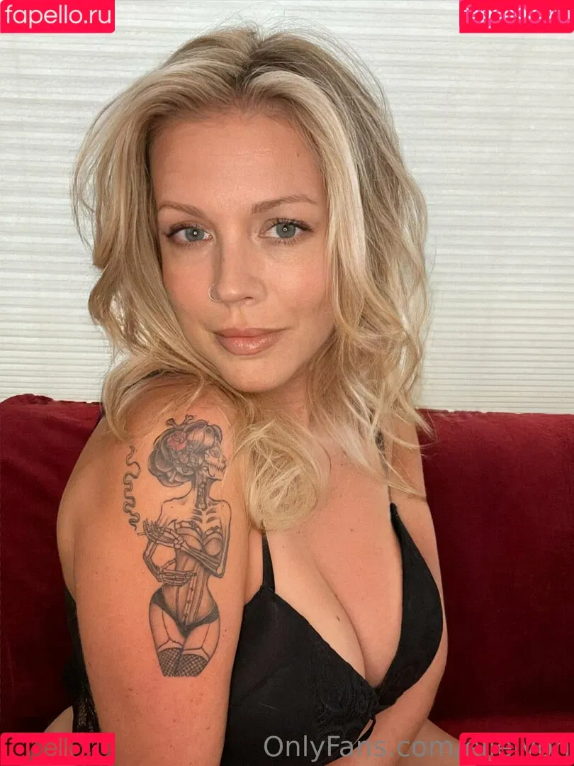 ellelyon Onlyfans Photo Gallery 