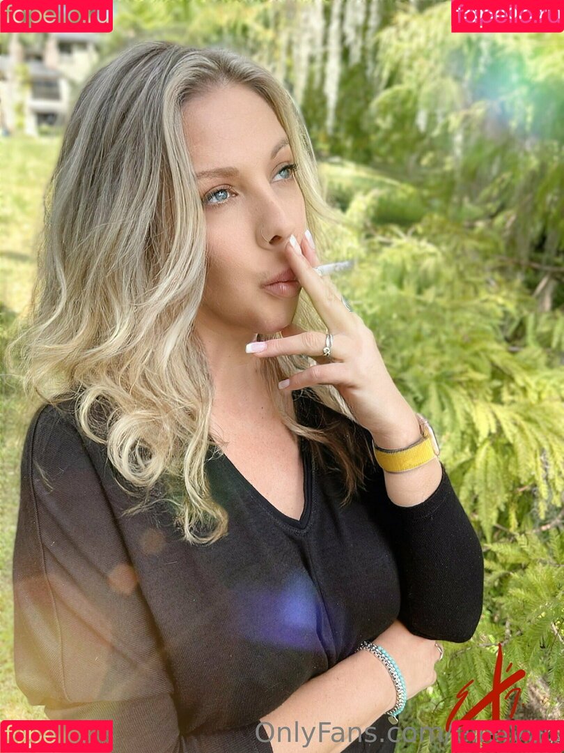 ellelyon Onlyfans Photo Gallery 