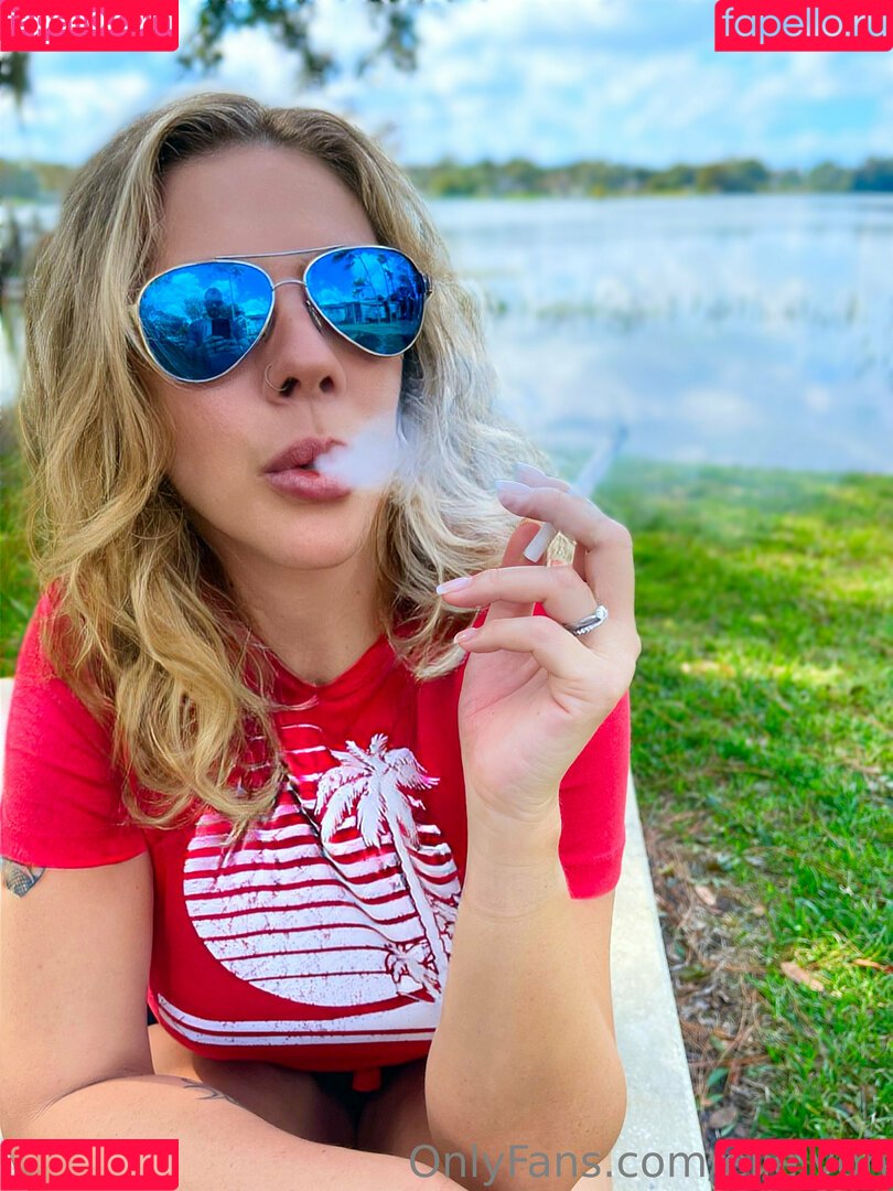 ellelyon Onlyfans Photo Gallery 