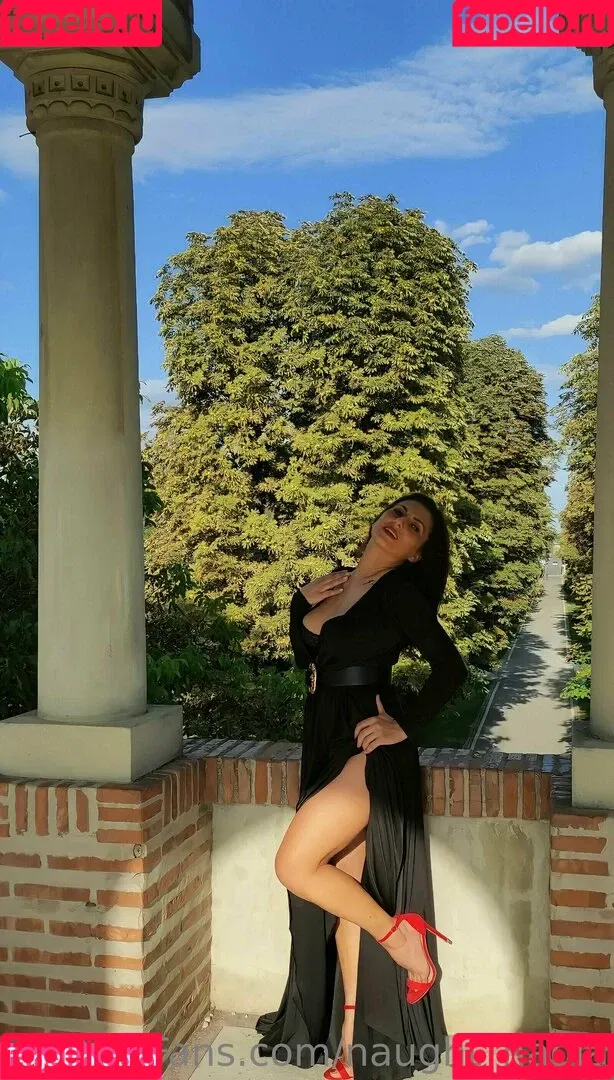 naughtnadia Onlyfans Photo Gallery 