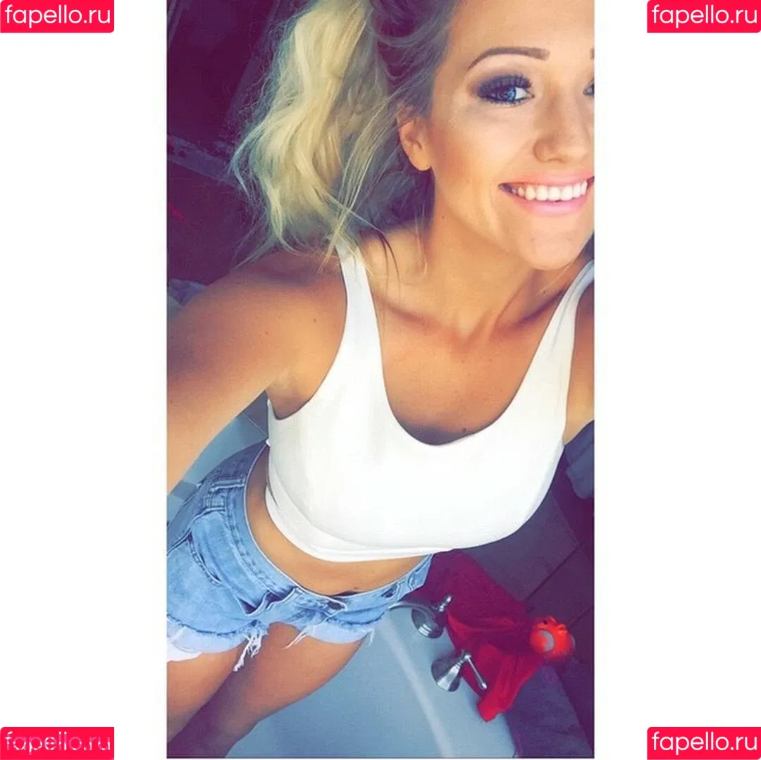 Amber BeIarski Onlyfans Photo Gallery 