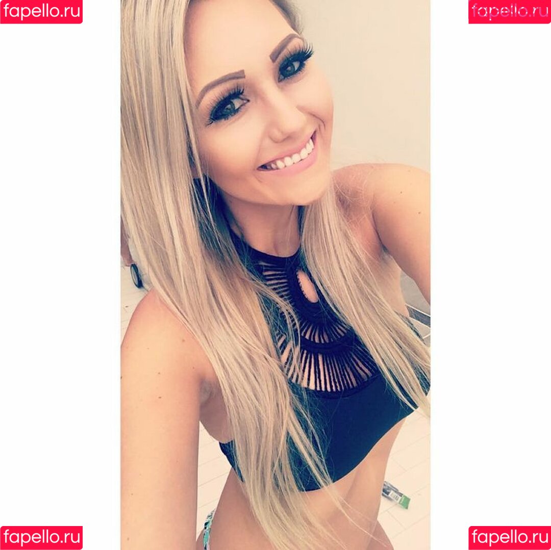 Amber BeIarski Onlyfans Photo Gallery 