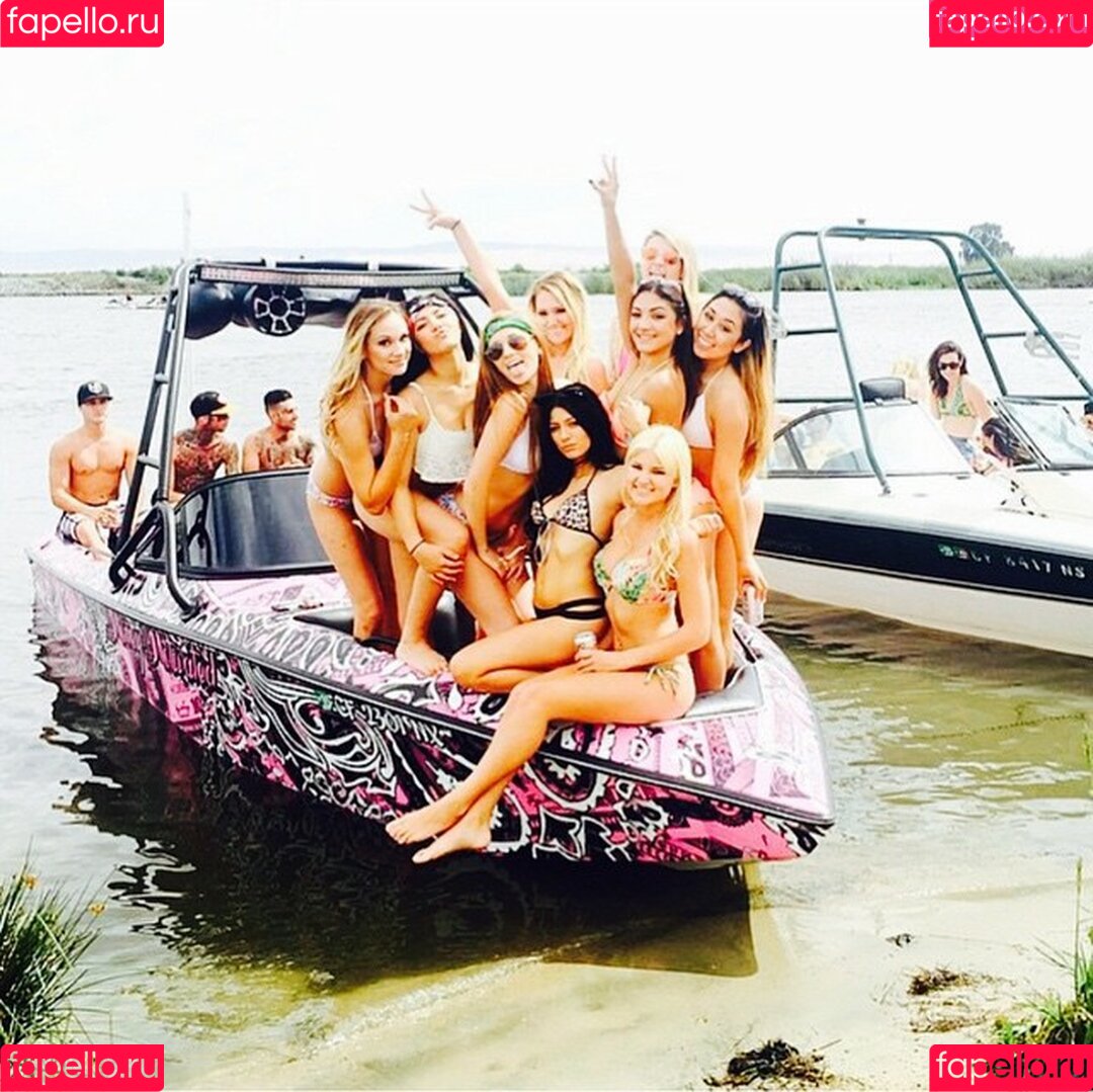 Amber BeIarski Onlyfans Photo Gallery 