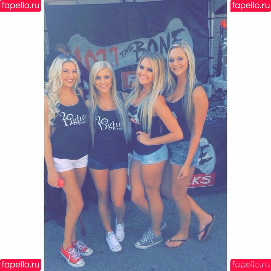 Amber BeIarski Onlyfans Photo Gallery 