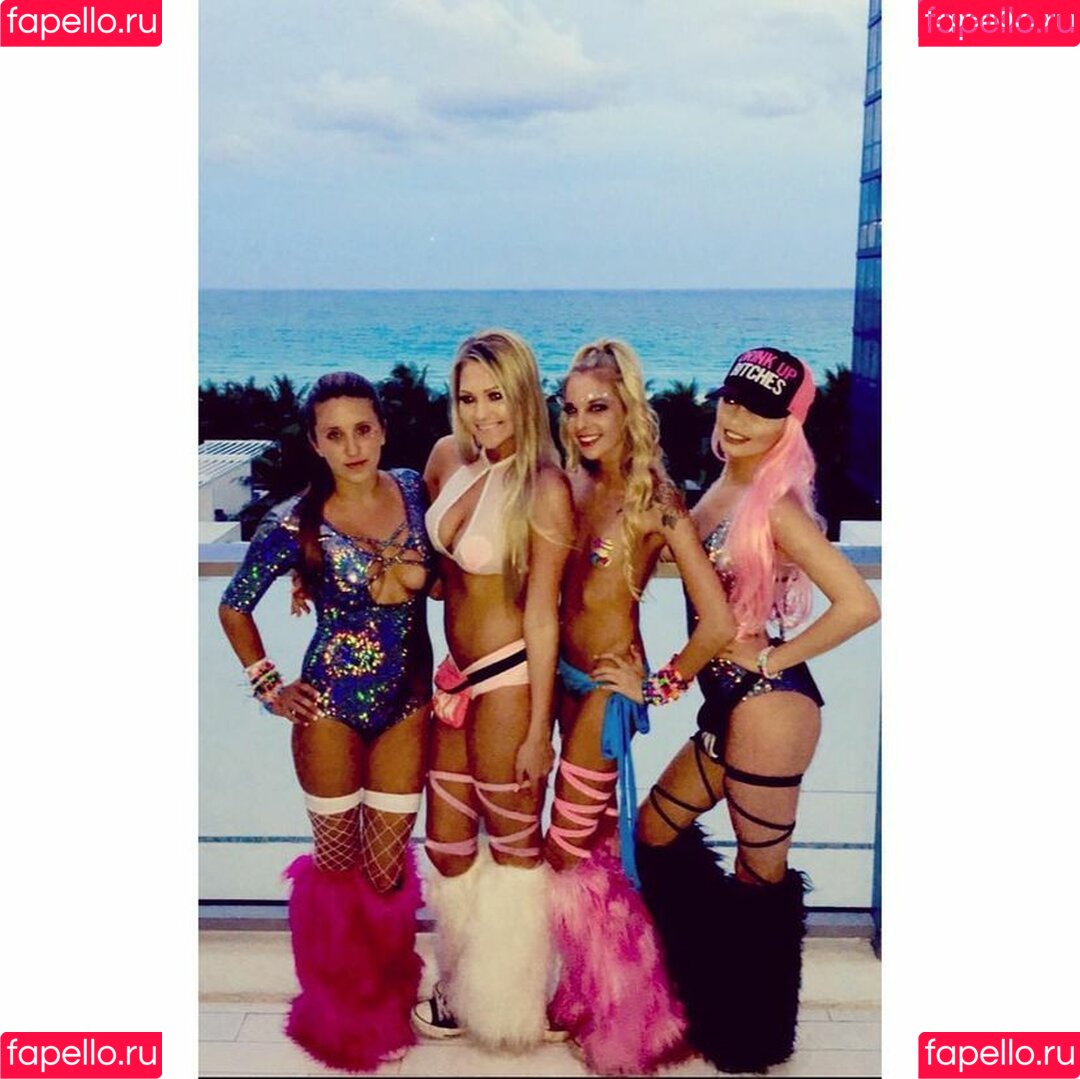 Amber BeIarski Onlyfans Photo Gallery 