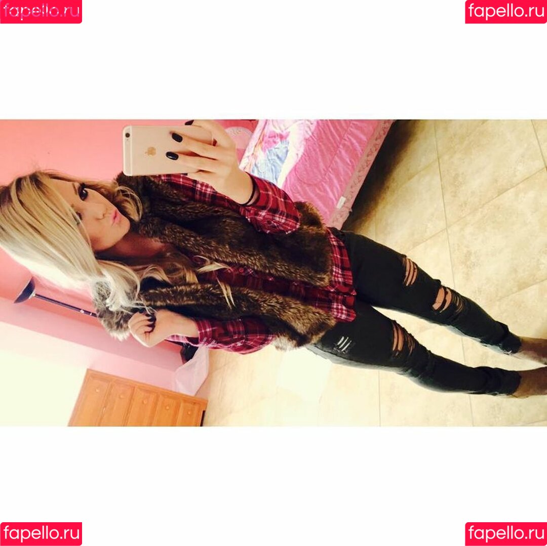 Amber BeIarski Onlyfans Photo Gallery 