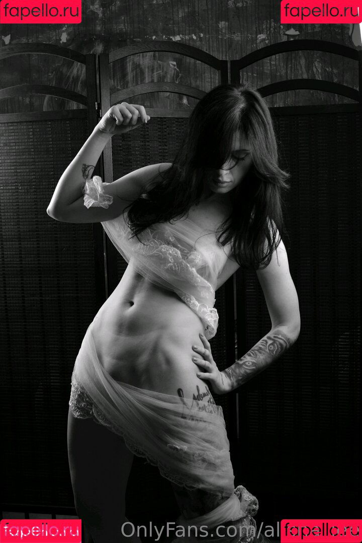 Alisha Lee Onlyfans Photo Gallery 