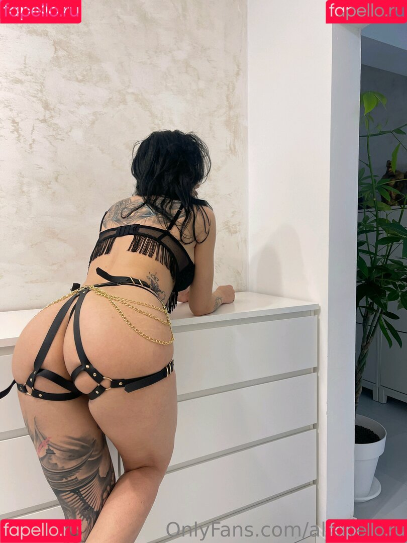 Alisha Lee Onlyfans Photo Gallery 