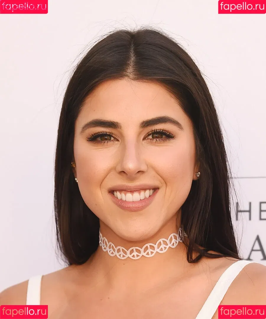 Daniella Monet Onlyfans Photo Gallery 