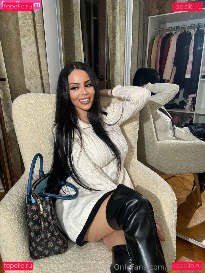 celinefree Onlyfans Photo Gallery 