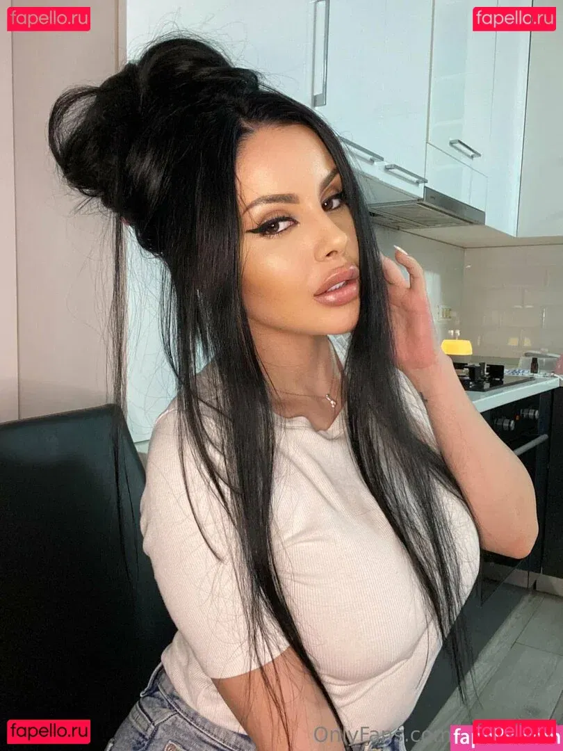 celinefree Onlyfans Photo Gallery 