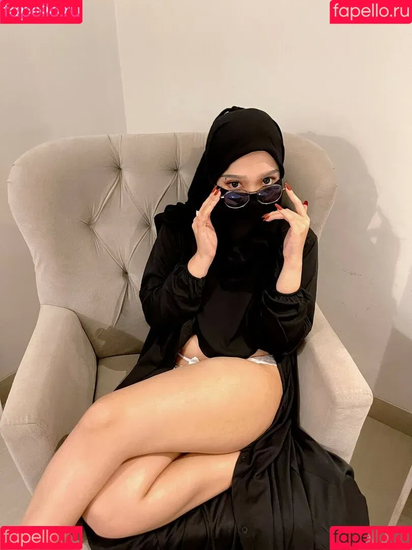 Hijab Camilla Onlyfans Photo Gallery 