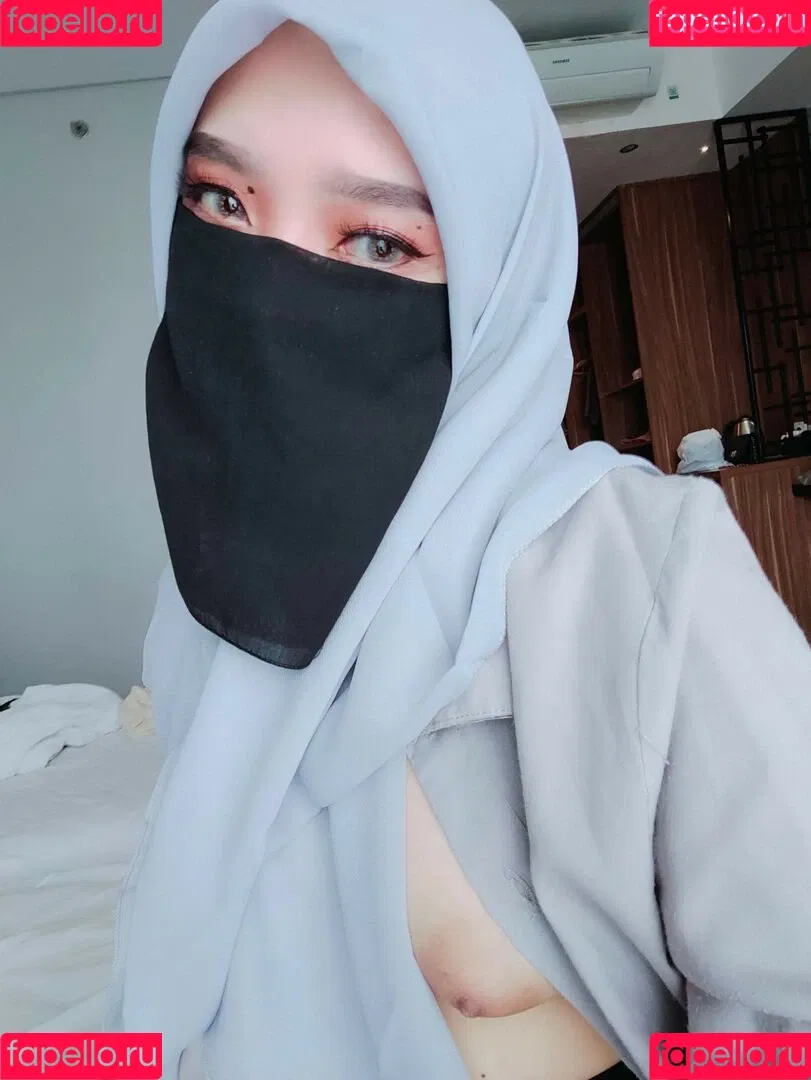 Hijab Camilla Onlyfans Photo Gallery 