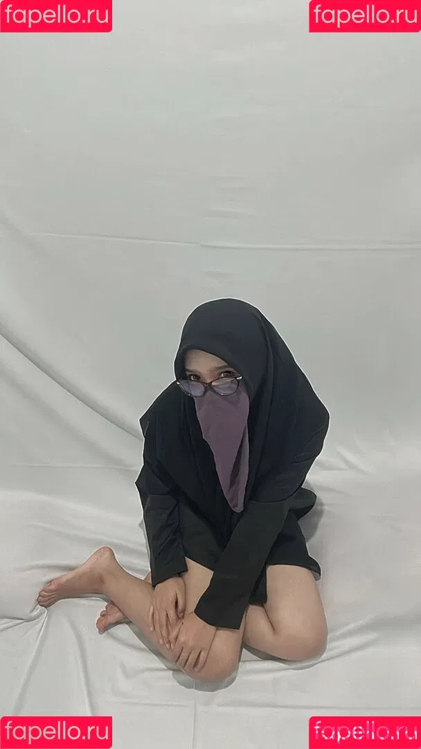 Hijab Camilla Onlyfans Photo Gallery 