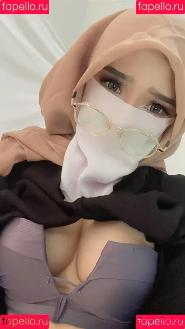 Hijab Camilla Onlyfans Photo Gallery 