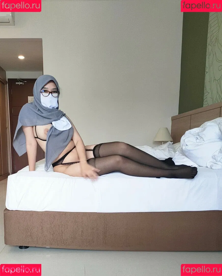 Hijab Camilla Onlyfans Photo Gallery 