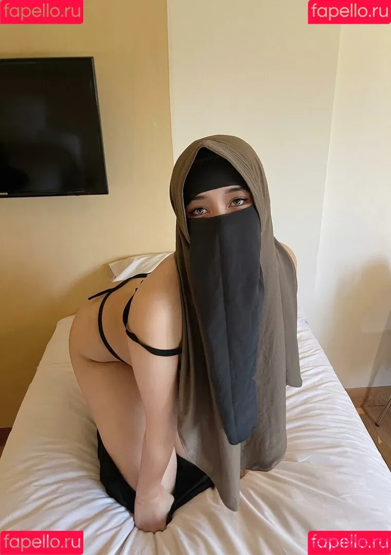Hijab Camilla Onlyfans Photo Gallery 