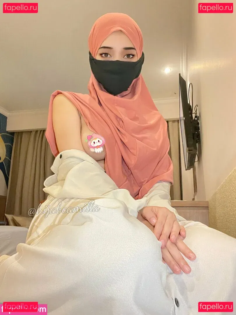 Hijab Camilla Onlyfans Photo Gallery 