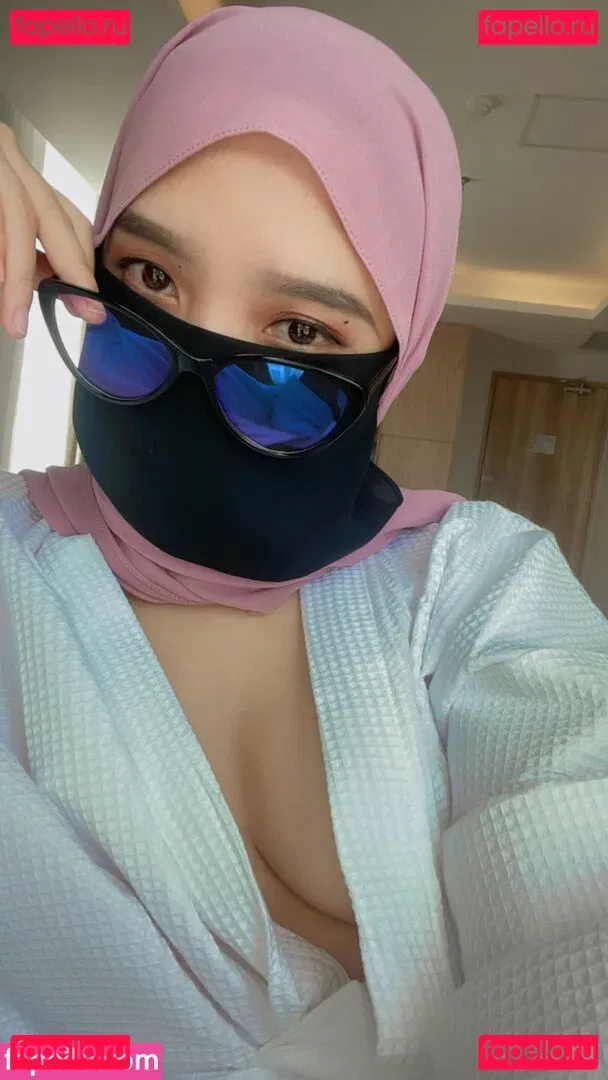 Hijab Camilla Onlyfans Photo Gallery 