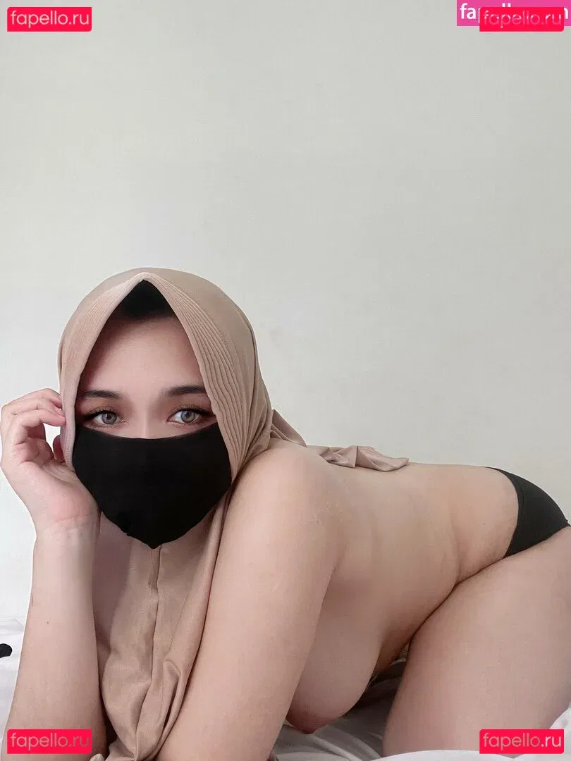Hijab Camilla Onlyfans Photo Gallery 